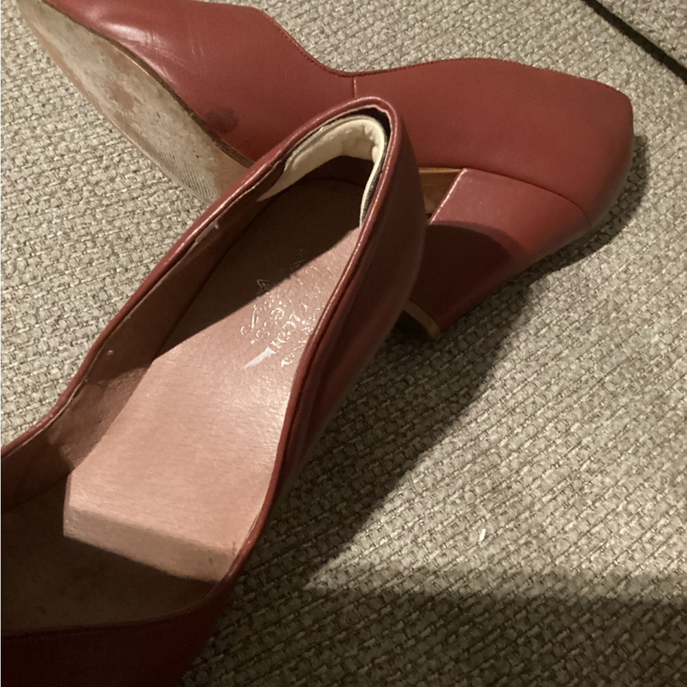 American Duchess Women's Burgundy Heels - Picture 9 of 11